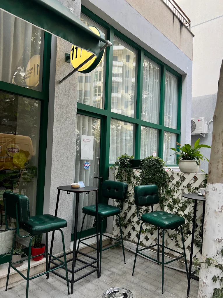 5 Kafenetë më të Mira në Vlorë, Shqipëri, Udhëzuesi 2026
