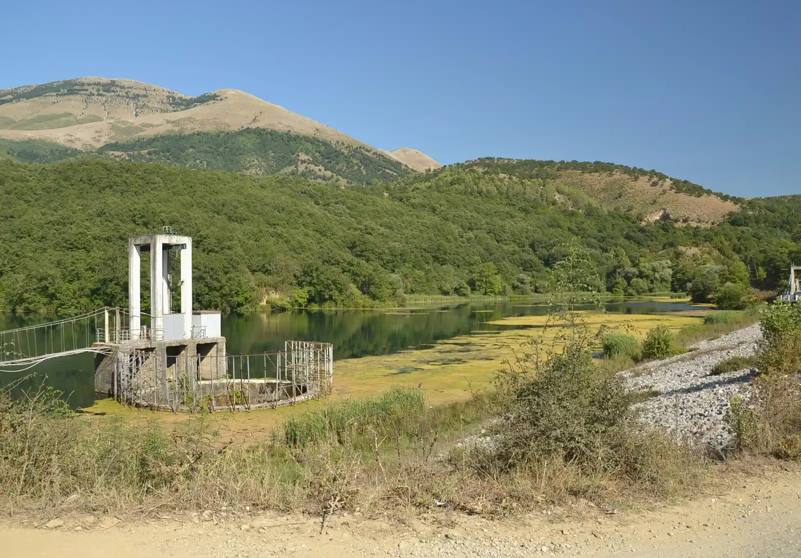 Liqeni i Bistricës pranë Syrit të Kaltër