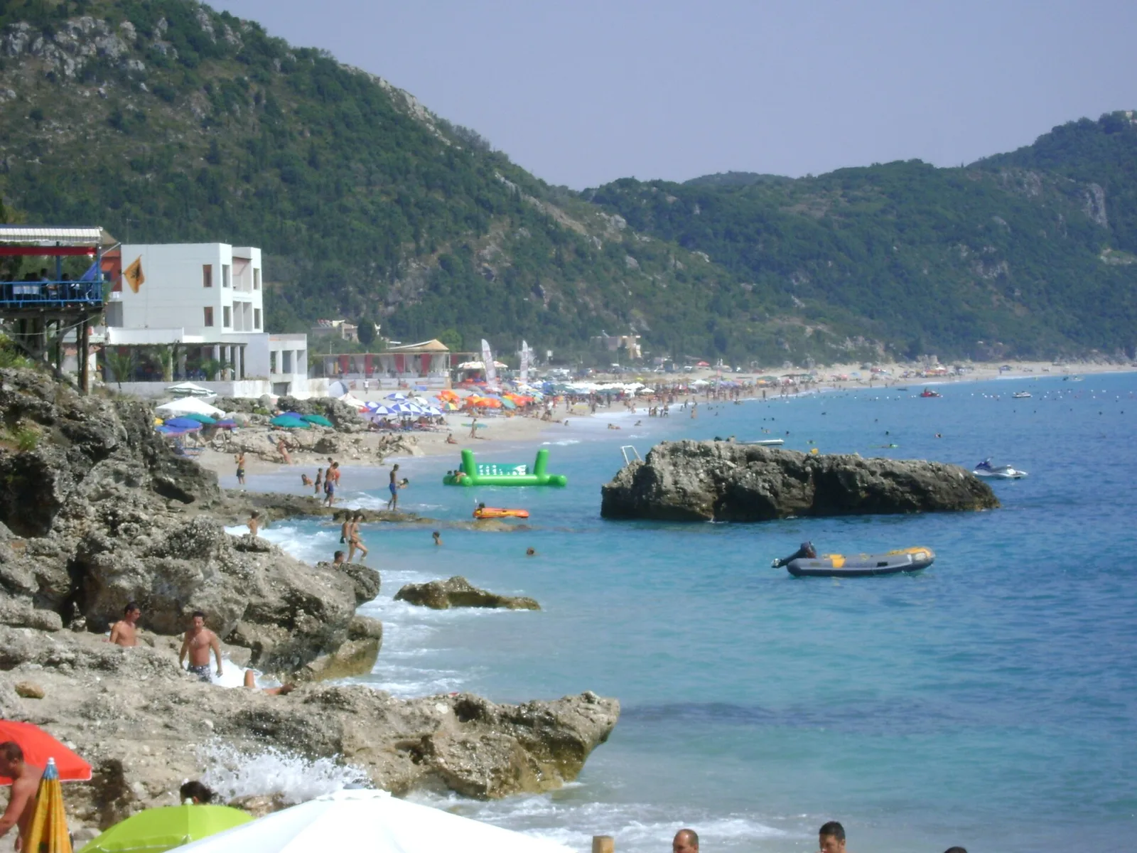 Plazhi i Dhërmiut në verë