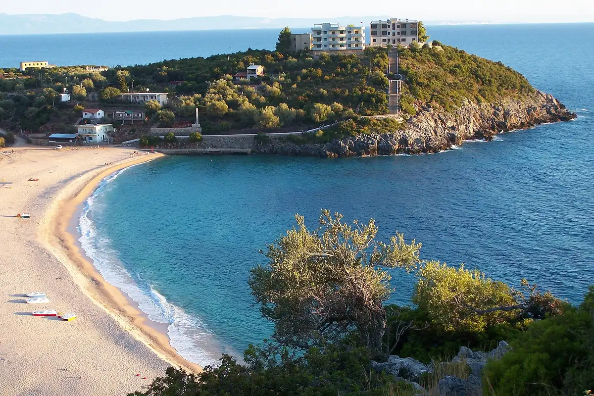 Plazhi i Jalës mes Vunoit dhe Dhërmiut