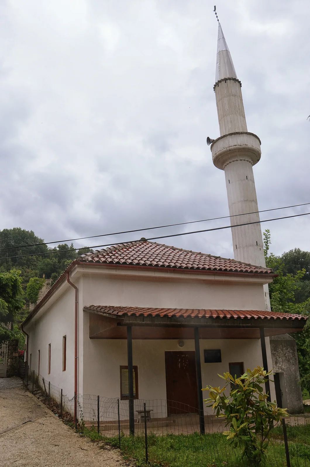 Xhamia e Dukatit, e rindërtuar më 2008
